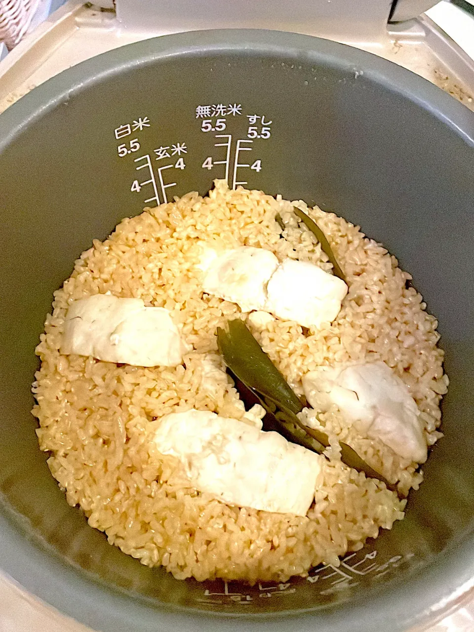 おっさんご飯　鯛めし|ひげおやじさん