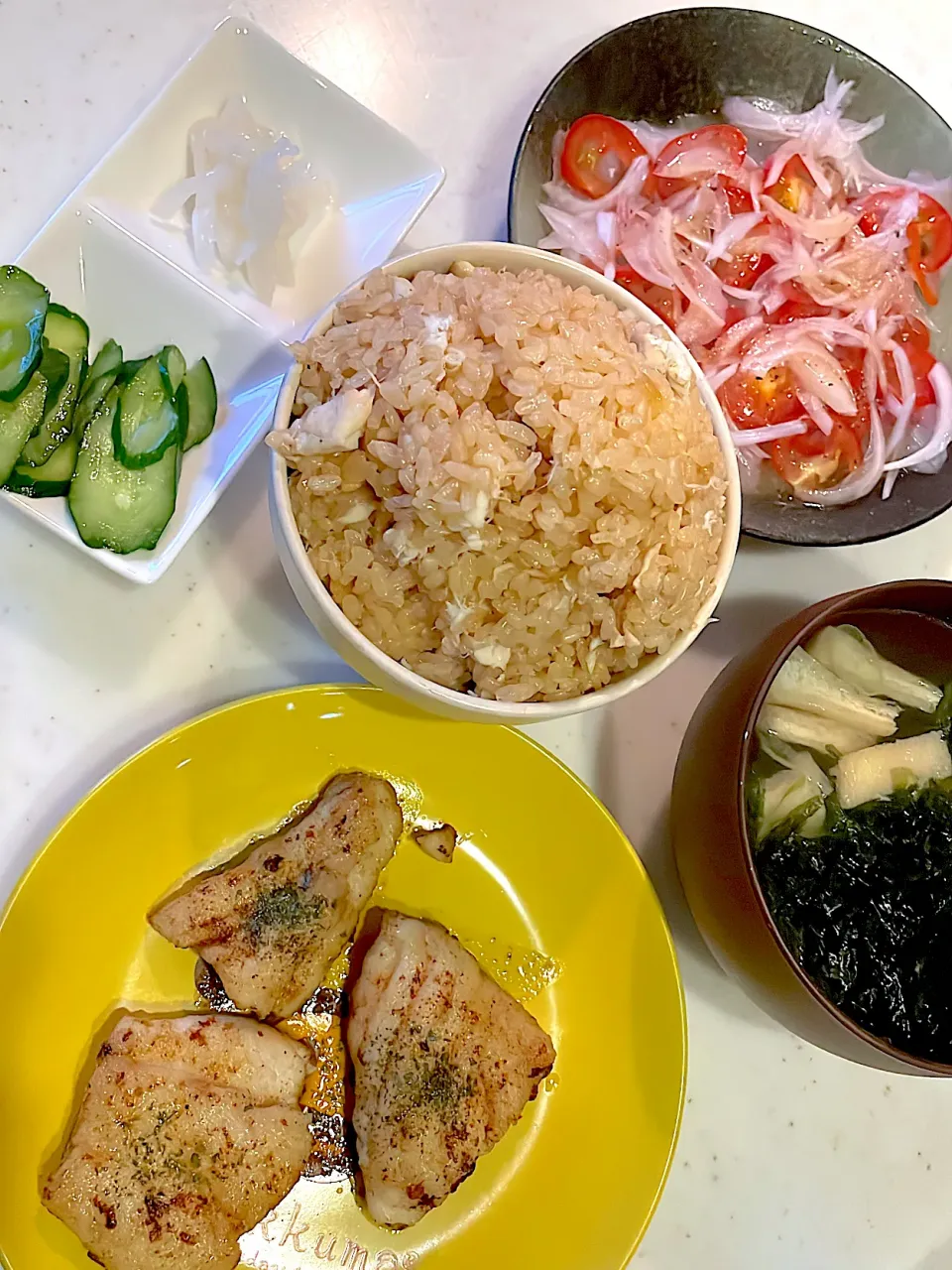 おっさんご飯　鯛めし　真鯛のカルパッチョ　真鯛のみムニエル　汁　漬け物|ひげおやじさん
