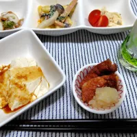 サラダと冷奴で晩酌|おかめんさん