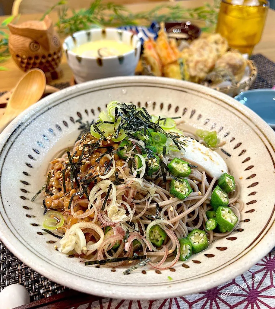 ネバネバ蕎麦と天ぷら🍤|ラゴさん。さん