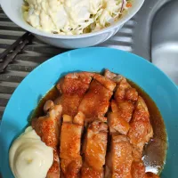 鶏もも照り焼きと男豆腐のせキャベツ千切りぢゃよ