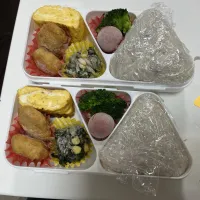 パパ弁と母弁☆梅入り雑穀米おにぎり☆ブロッコリー☆プチトマト☆岩下の新生姜入り鶏の香り揚げ☆ビーフシチュー風コロッケ☆卵焼き☆ほうれん草とコーン炒め|Saharaさん