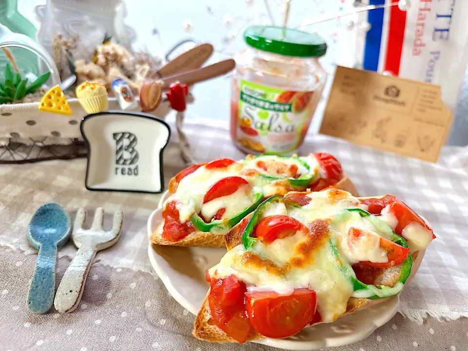 フランスパンサルサピザ🍕
カゴメ『サルサ』使用|がぁがさん