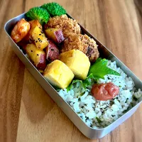 高1男子お弁当　メンチカツ