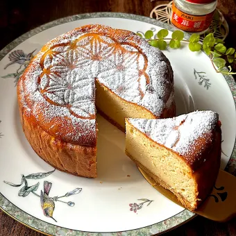 Snapdishの人気料理写真:芝麻醬でごまチーズケーキ ~生クリームなし