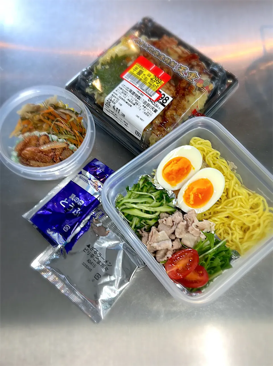 R7.6/11 𝚆𝚎𝚍.  ·͜·♡天丼&ゴマ坦々つけ麺👨🏻‍🍳|hamakoさん