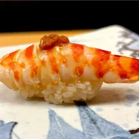 寿司コース🍣・⑩ エビ🦞 😋✨（上に乗ってるエビ味噌でめっちゃエビ味倍増⁉️笑）|山勝さん