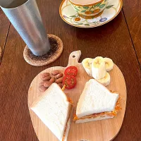 朝ごはん♯オムレツサンド| 小松菜さん