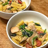 サーモンとほうれん草の豆乳クリームパスタ|Sakikoさん