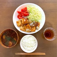 厚揚げ生姜焼き　この3日間の暴飲暴食で体重が2.4キロ増えてしまいました。なので今晩はダイエットメニューです。|なびさん