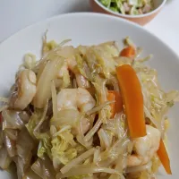 ☆夕飯その２☆お弁当でチキンカツだったから、その子はあんかけ焼きそばにしました。| ｼｮｺﾗさん