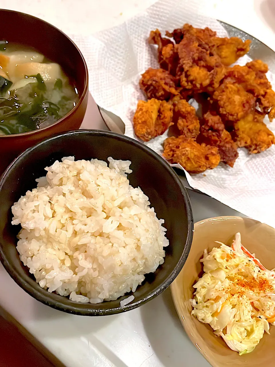 おっさん飯　キムチ唐揚げ　コールスロー　汁|ひげおやじさん