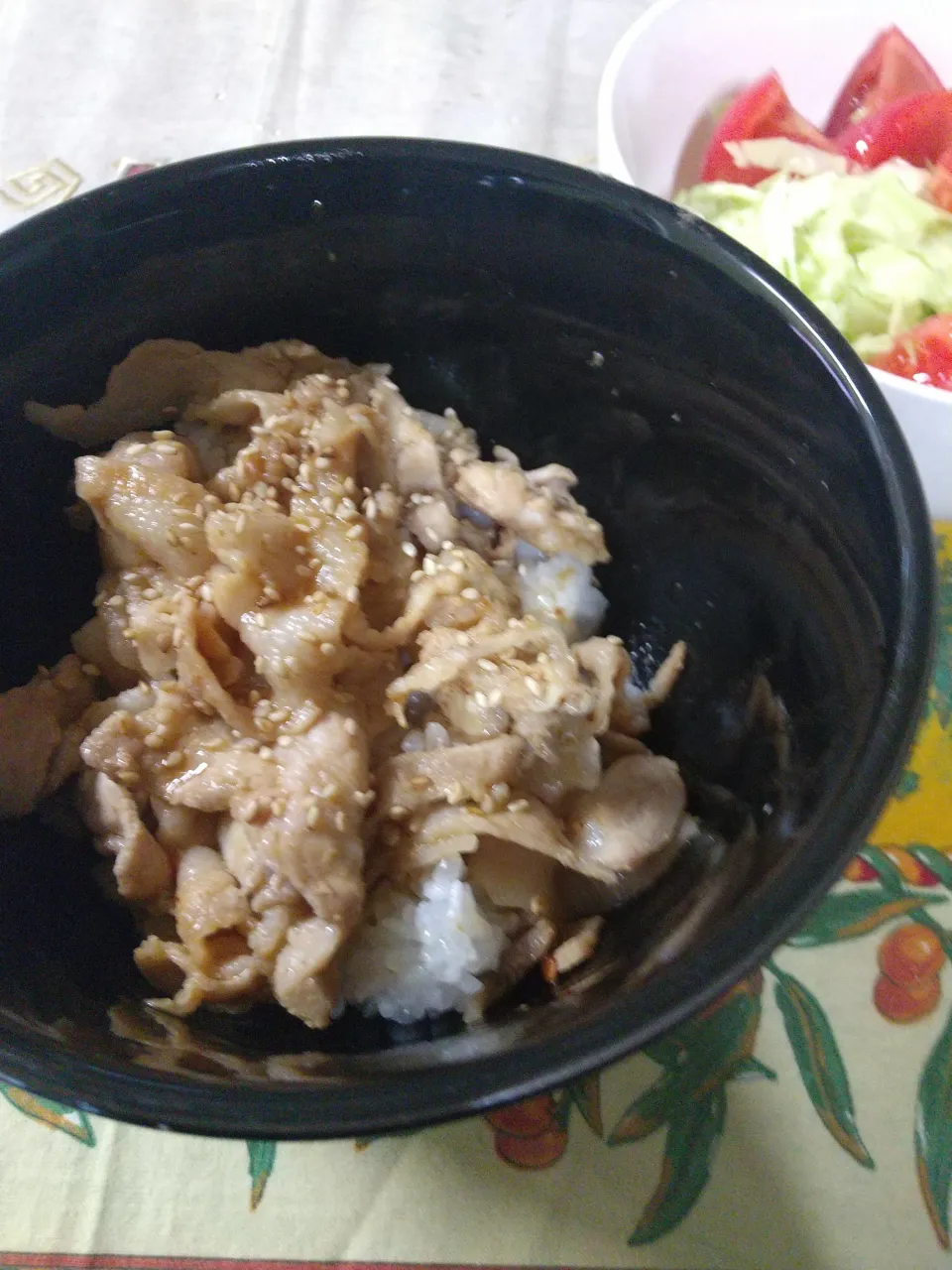 豚カルビ丼|はやとさん