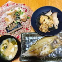 水がれいの一夜干し
ひりょうずとエリンギの煮もの
ライスペーパー焼きおにぎり
味噌汁はお揚げ、わかめ、豆腐|naoさん