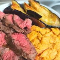 出汁醤油付けナスの焼き浸し、牛ヒレたたき風、ウニのせ丼だあよっ!!|時雨さん