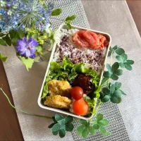 6/12❤︎主人のお弁当🌱

＊デミグラスハンバーグ
＊半熟たまご
＊蓮根の挟み揚げ
＊ほうれん草の胡麻和え
＊辛子明太子| Makinsさん