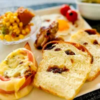 ハムチーズパン&中種レーズンパンde lunch|M⭐︎さん