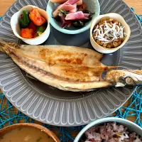 鎌倉の干物で朝ごはん😋| kaokaoさん