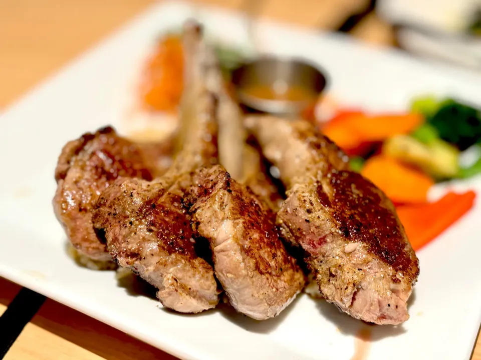 Lamb shank 🐑 grilled ~ the right temperature tender enough to fall off the bone. 🦴💋|B&Bさん