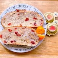 Blueberry🫐さんの料理 2025/06/06胡桃とクランベリーのパン・ド・カンパーニュ| Blueberry🫐さん
