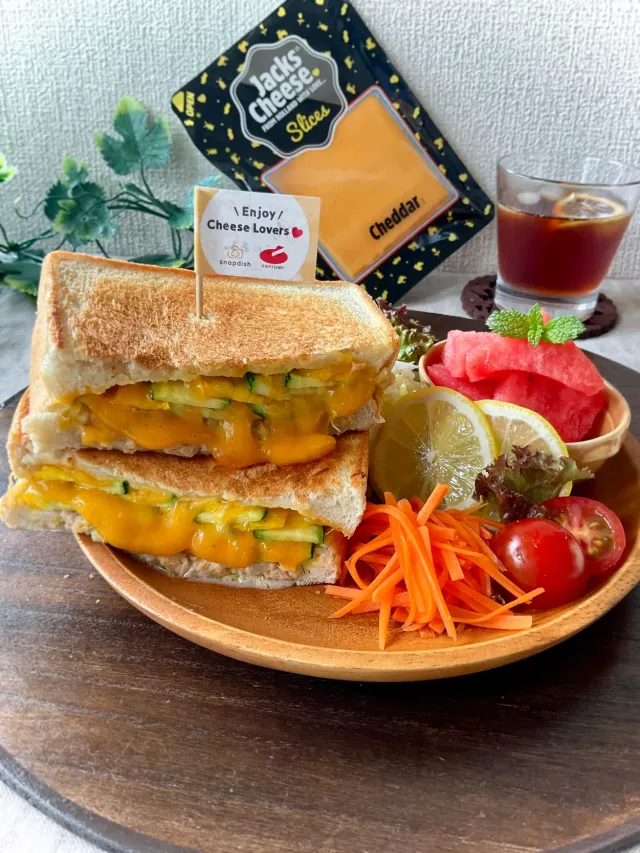 Snapdishの料理・レシピ写真:レッドチェダーdeズッキーニ＆ツナマヨ☆ホットサンド｜どのチーズがお好み？東京デーリー・アンバサダー企画！【enjoy!CheeseLover】投稿まとめ♪