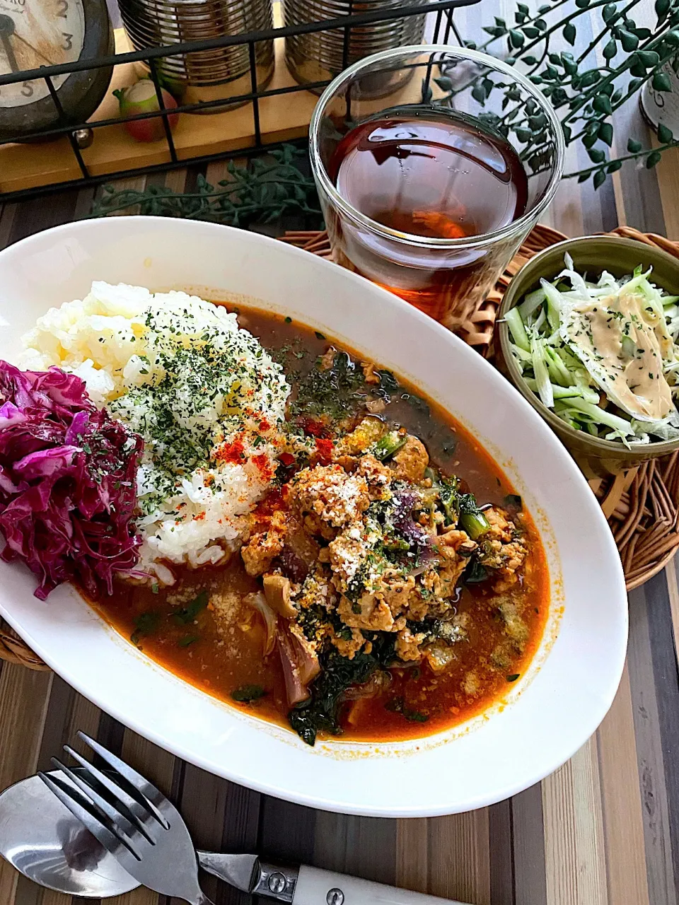 キャベツの芯と春菊とひき肉のスパイシーカレー|はるなさん