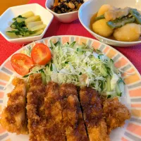 ☆トンカツ　☆ジャガイモと平豆の煮物　☆ひじき煮　☆普段菜のナムル
