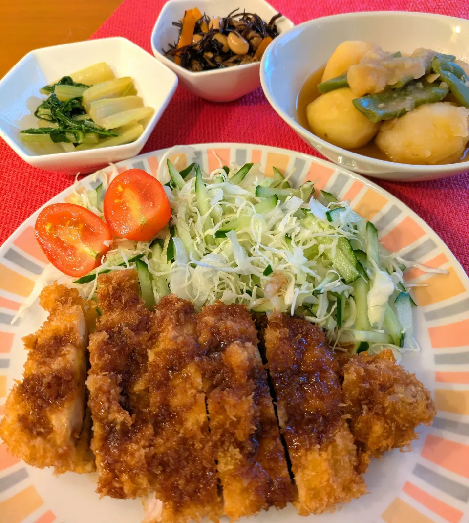 ☆トンカツ　☆ジャガイモと平豆の煮物　☆ひじき煮　☆普段菜のナムル|chikakoさん