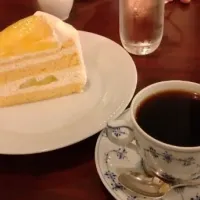 椿屋珈琲のメロンのショートケーキとコーヒーセット|よっちびやばんぶーさん