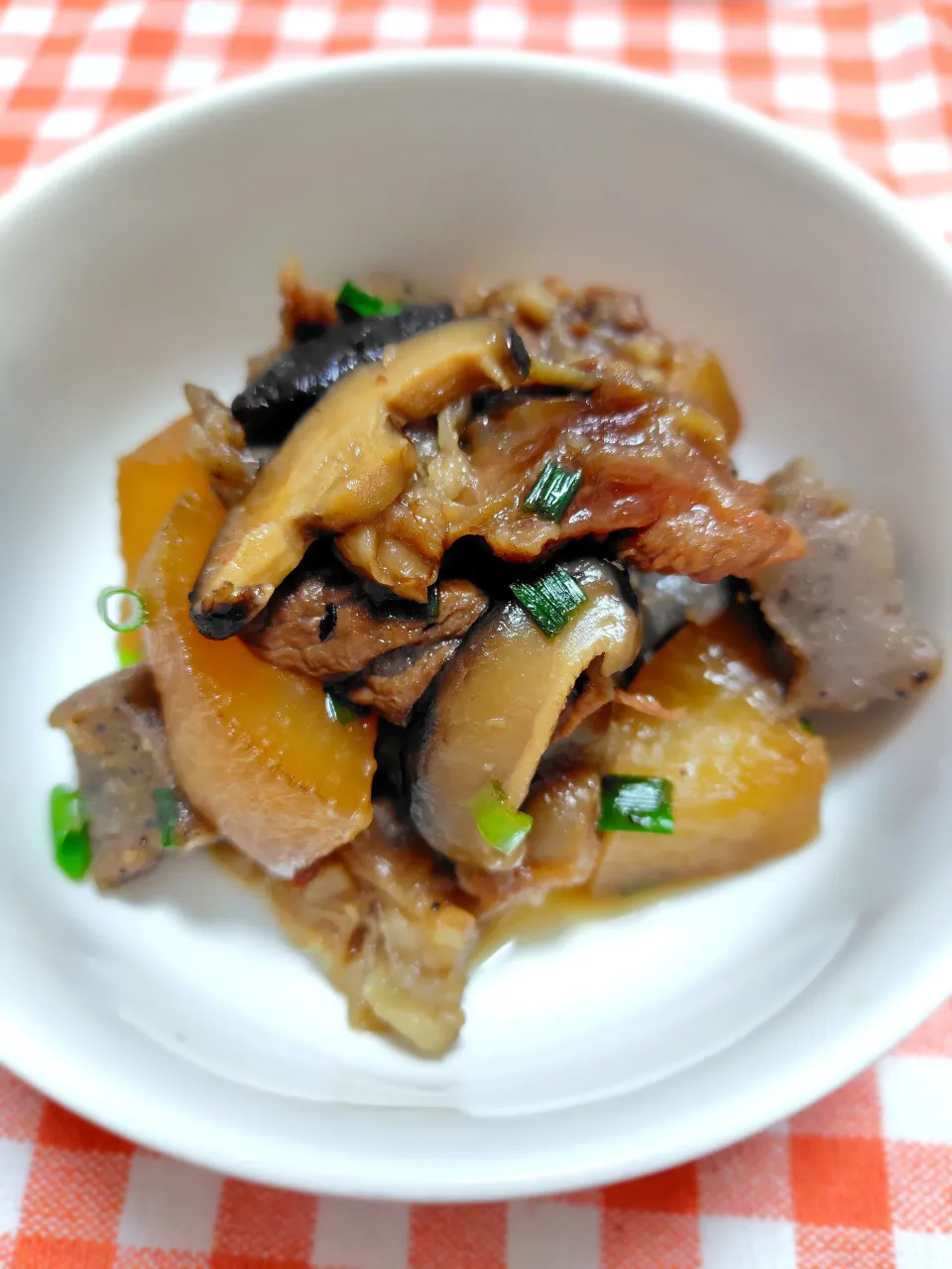 牛すじと大根、こんにゃくの煮込み|藤さんちのごはんさん