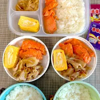 焼き鮭、焼き肉弁当。旦那さん、娘弁当。|ゆーこ。さん