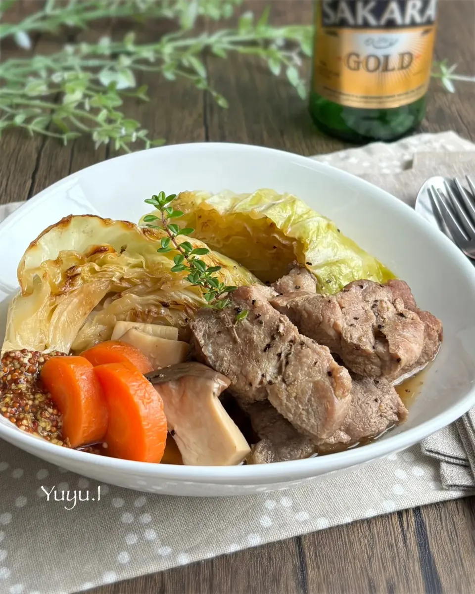 豚肉とキャベツのビール煮|ゆーこどんさん