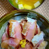 はまち丼|すくらんぶるえっぐさん
