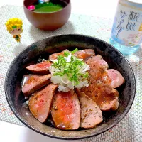 ローストビーフ丼|アルティッチョさん