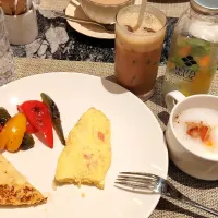 Today's breakfast 😚☕🍳|🍒lynnlicious🍒さん