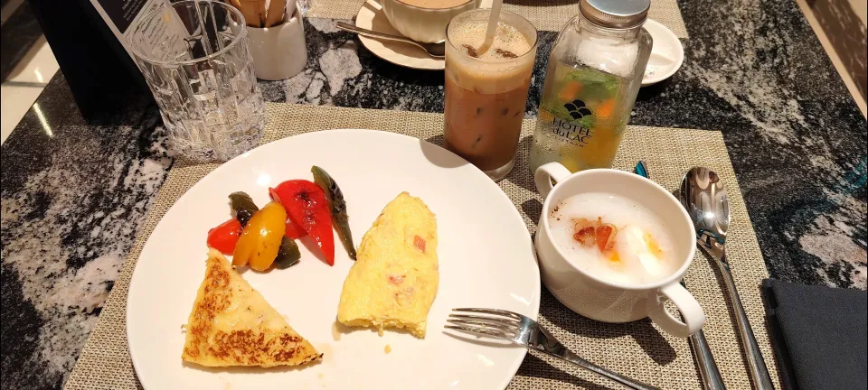 Today's breakfast 😚☕🍳|🍒lynnlicious🍒さん
