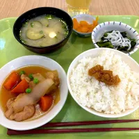寮の朝ごはん😋|すかラインさん