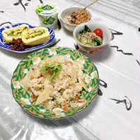 grandmaの晩ごはん☆ 今夜はハチクで炊き込みご飯、ニラ入り玉子焼き、酢の物…納豆頂きます|kaoriさん