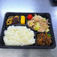 豚肉とキャベツの塩炒め・砂肝時雨物・椎茸、蒟蒻、蓮根、里芋の炊き合わせ・玉子焼き・トマト・ご飯|ター坊さん