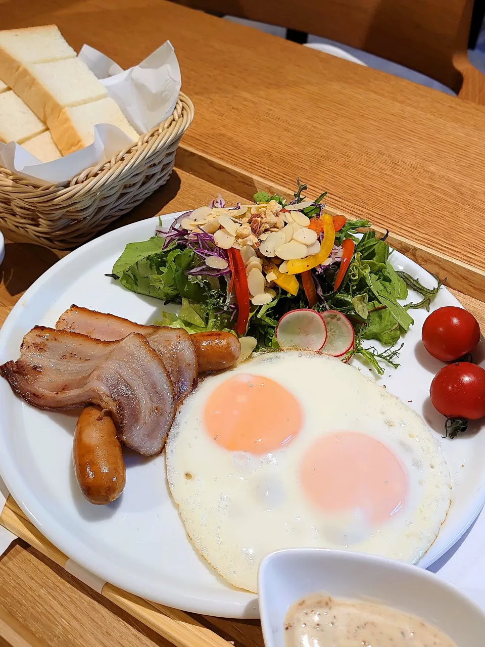 高山・TAKAYAMA CAFEのモーニングプレートＢ|すーさん