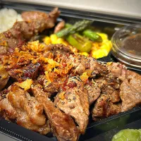 ダブルカットステーキ弁当(肉400g)🥩🍱|坂の上の友さん