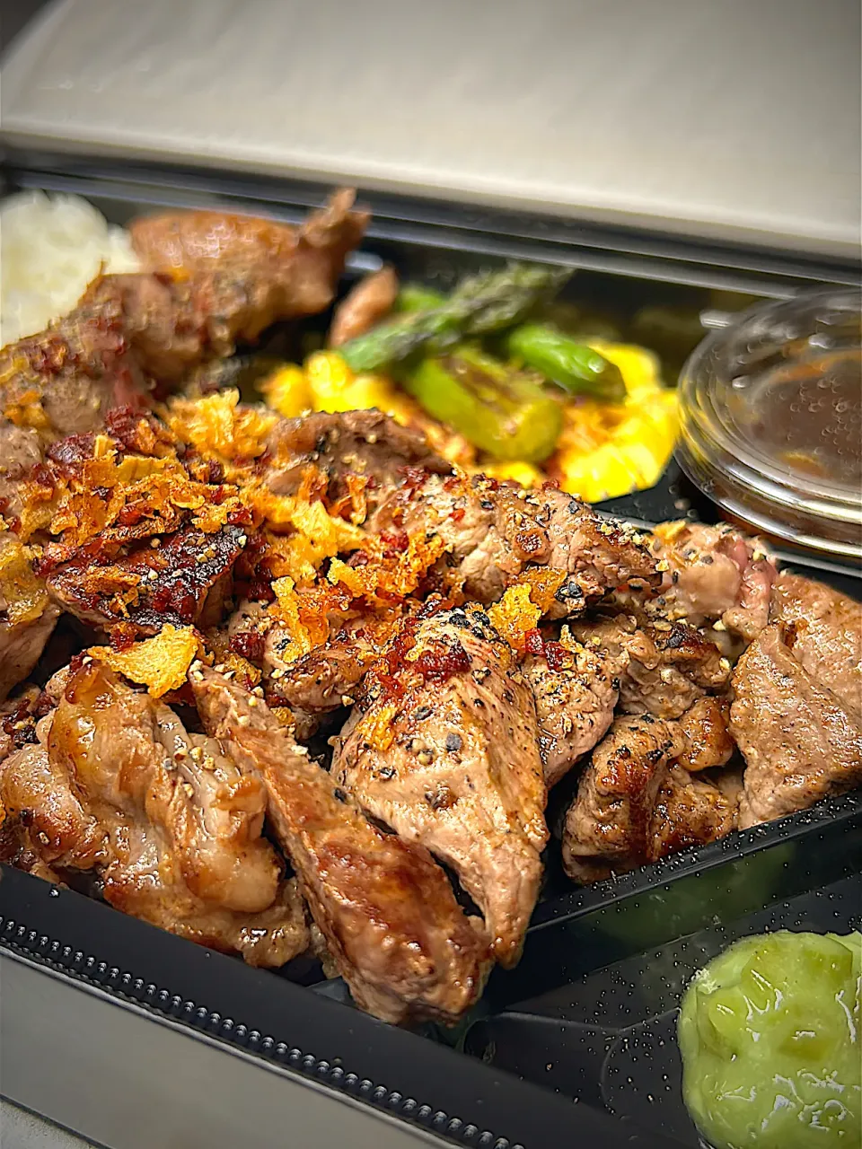 ダブルカットステーキ弁当(肉400g)🥩🍱|坂の上の友さん