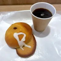 黒糖帽子パン w/ ホットコーヒー|T. Wonderさん