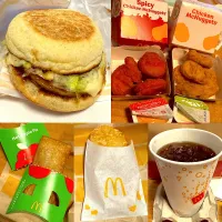 北海道4種のチーズてりやきマフィン🍔　ハッシュポテト　アイスコーヒー🥤　ナゲット食べ比べ　ホットアップルパイ🍎🥧|るみおんさん