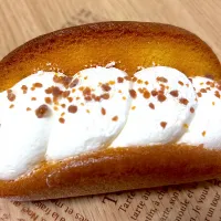 ファミマの⁉️クリームがおいしい😋ふわふわオムレット😍✨（紛れもなく！生クリームでした🙂）|山勝さん