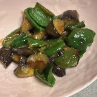 なすとピーマンのピリ辛味噌炒め|Maki chさん