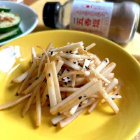 大根の皮の五香塩炒め|むぎこさん