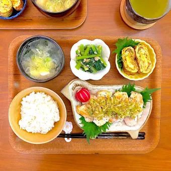 Snapdishの人気料理写真:鶏ささみのタン塩風のおぼんごはん