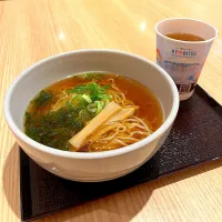 Yonaki soba noodles with roasted green tea| skyblueさん
