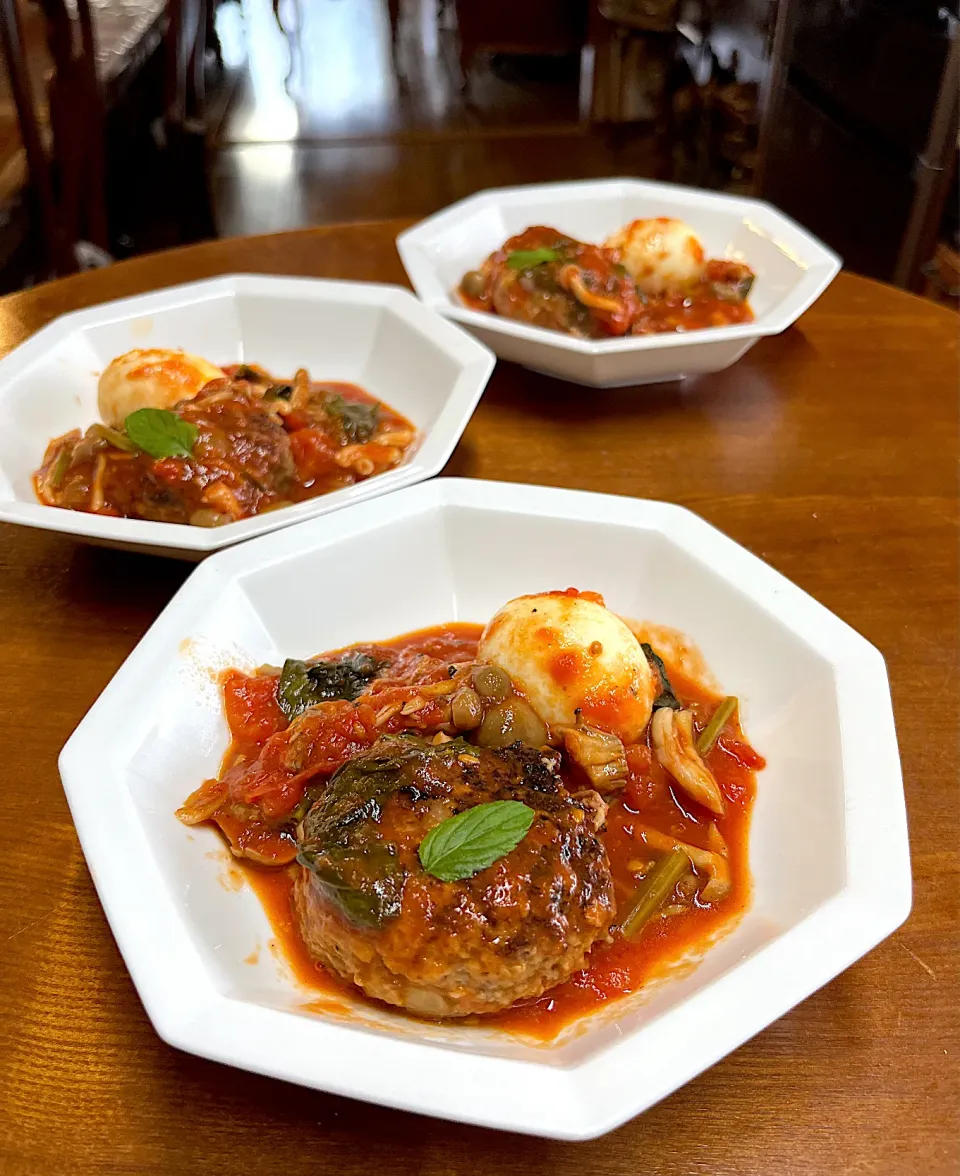 トマト🍅煮込みハンバーグ💐|henryさん